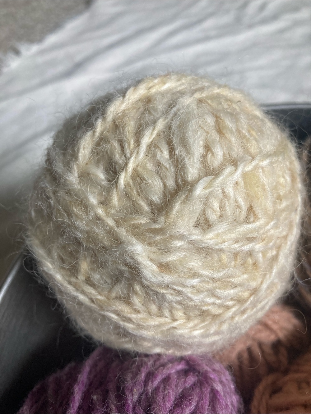 Beautiful 100% Wool Yarn Lot - Picture 3 of 4